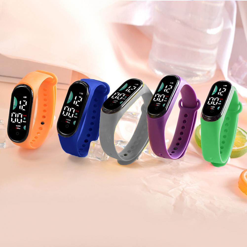 Smartwatch Watches For Kids - 子供のためのデジタルLED腕時計,防水ブレスレット,腕時計,漫画,誕生日プレゼント,男の子,女の子
